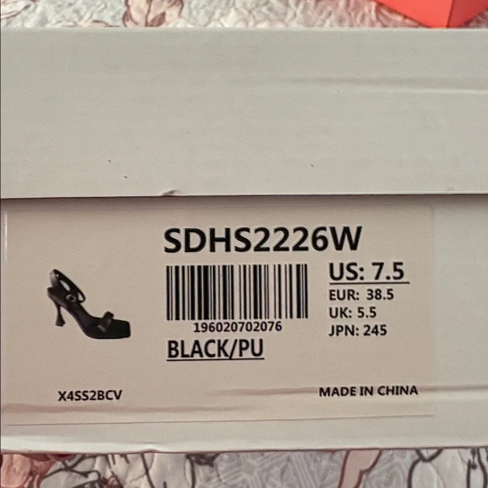 Dream Pairs Black Strappy Heels - Picture 4 of 4